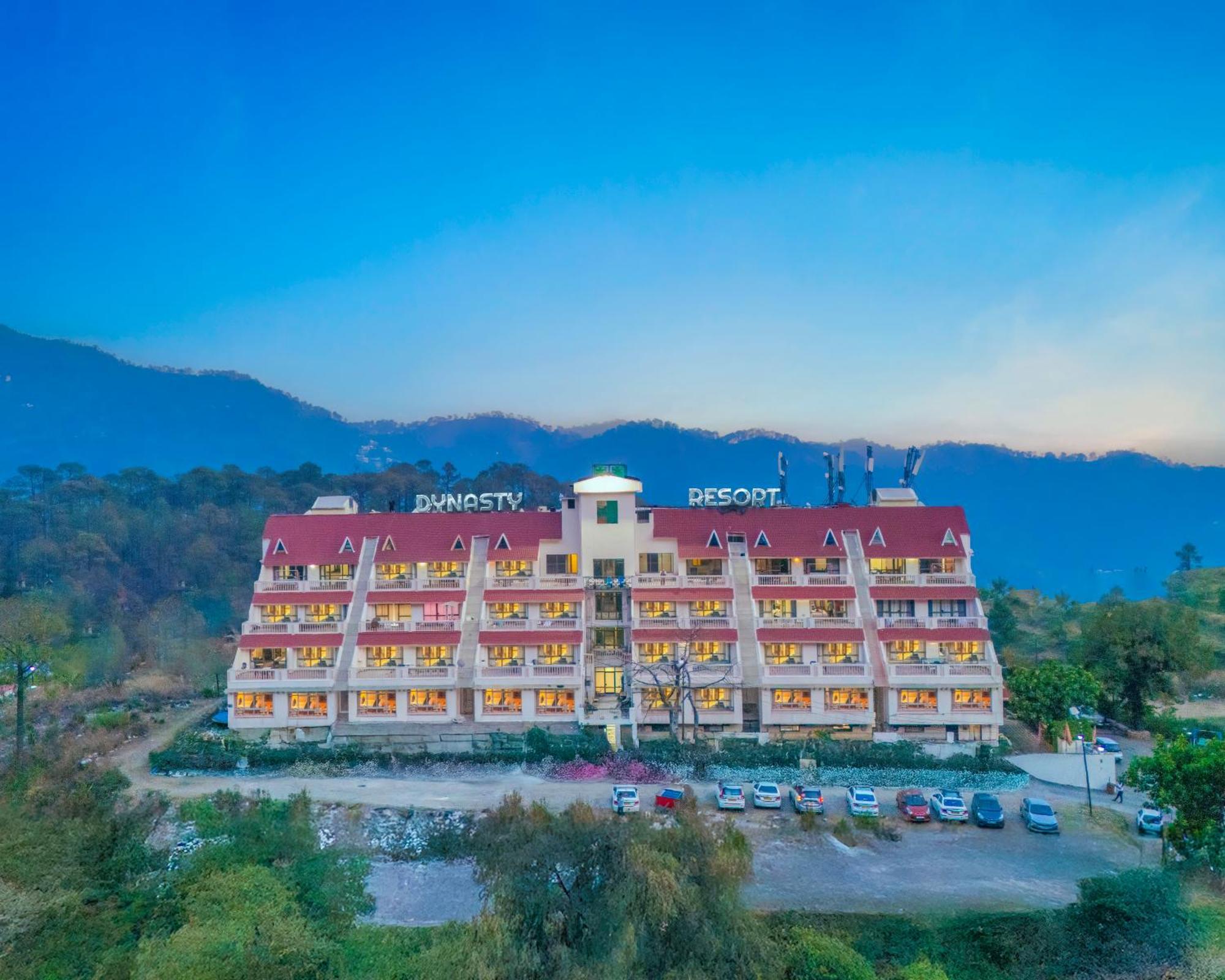 The Dynasty Resort 3*
